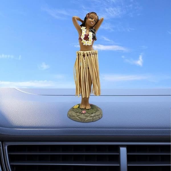 Hawaiisk dashborddukke til bilens dashbord, hawaiisk jente som poserer samlefigurer