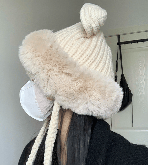 Barnhatt stickad plysch med öronskydd