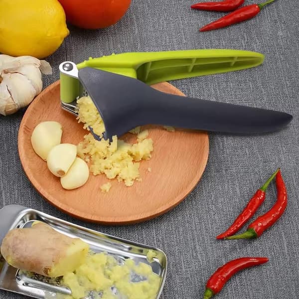 Garlic Press, Garlic Crusher, Garlic Mincer - Easy to Use, Clean, and Maintain - Durable, Functional Design
