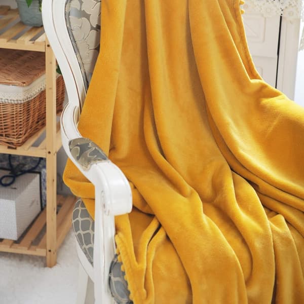 Flanellteppe Napteppe Koselig Sengeteppe Sofa med Pom Poms