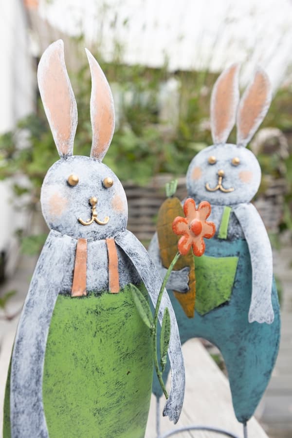 Easter Bunnies in Hammered Metal 1 Pair 32 cm Different Design multifärg multicolor