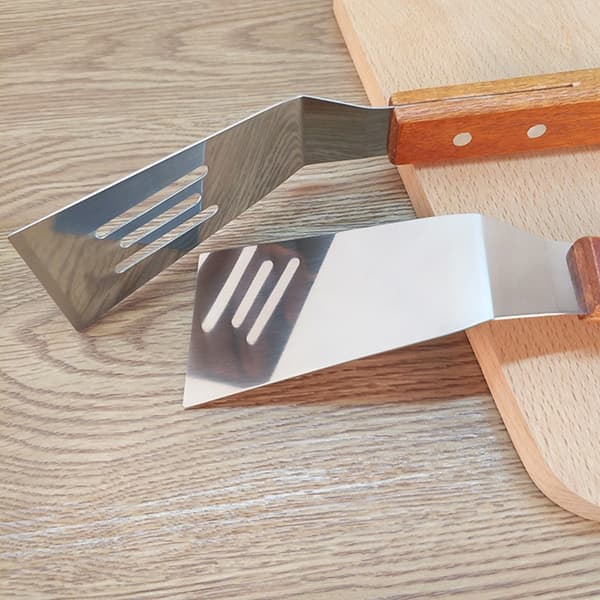 Stekespade i rustfritt stål med trehåndtak - Perfekt for baking, grilling og matlaging 55