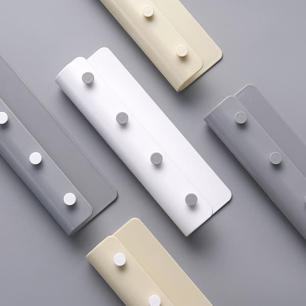 Grå minimalistisk nøgleholder, selvklæbende nøglestang, der ikke efterlader mærker