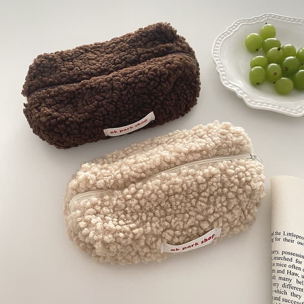 2 stk sminkeveske plysj kaffe+offwhite 18x9x7cm