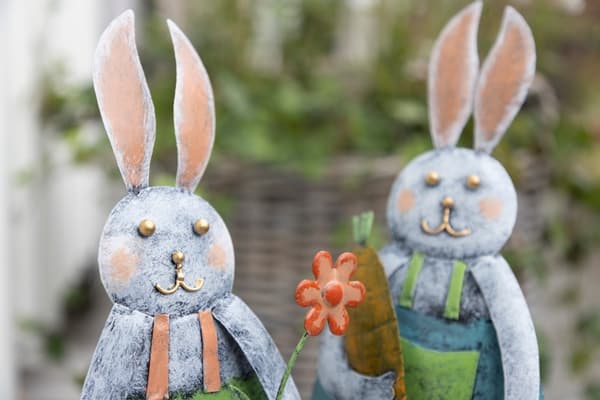 Easter Bunnies in Hammered Metal 1 Pair 32 cm Different Design multifärg multicolor