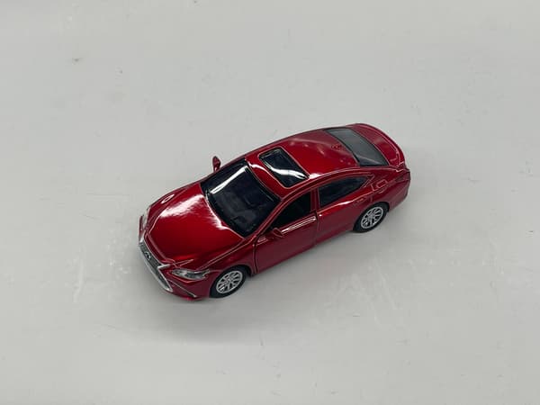Lexus ES300h støbt modelbil i skala 1:43