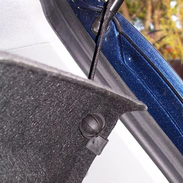 2 kpl hattuhyllyn narusarja VW Golf MK5 MK6 MK7 GTI 1K6863447A9B9