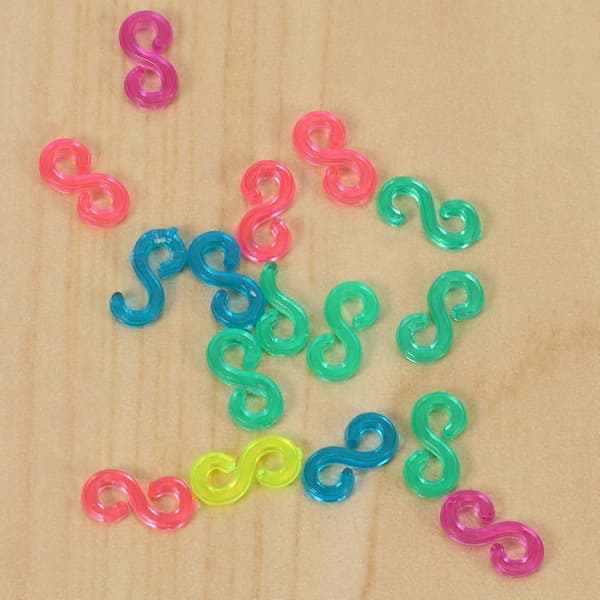 Uudet upeat Loom Bands -paketit, joissa 375 värikästä S-klipsiä