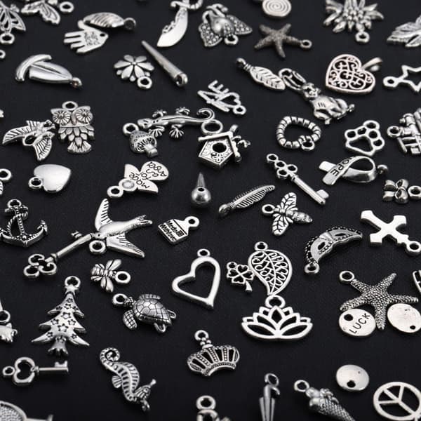 100 st Silverberlocker Hängen för DIY Smyckestillbehör Silver - Perfekt