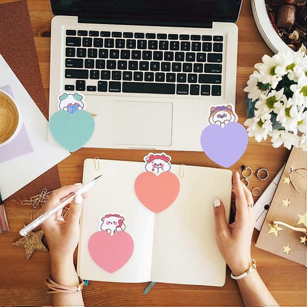 Søde hjerteformede sticky notes, 8 pakker, selvklæbende tegneseriedyre-sticky notes, farverige hjerter, 240 ark, tilfældig stil