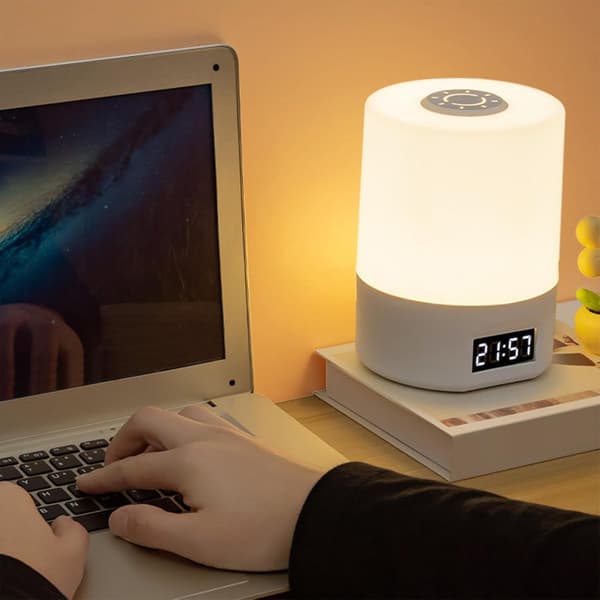 LED-lampe, oppladbar, trefargeskiftende, hvit