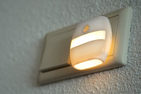 Automatisk LED-nattlampe med lyssensor, varmt gult lys, Blå/Grå Blå, Grå