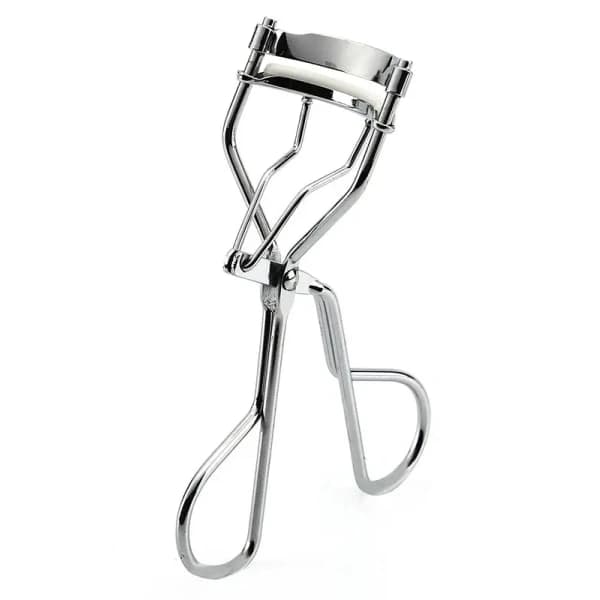Eyelash Curler - Curls and shapes lashes for perfect, eye-framing lashes - gentle and safe - Includes replacement pad