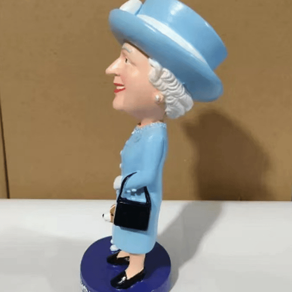 Dronning Elizabeth Valpedukke Dekorasjonsstatue