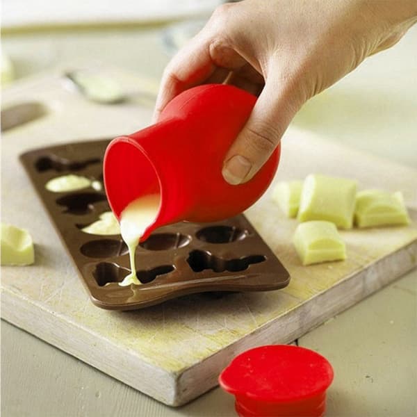 Silikonkanne for sjokolade, smeltet sjokolade, sjokolade