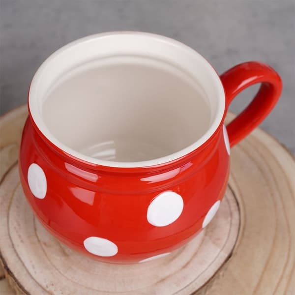 Keramikkrus for kaffe og te med komfortabelt håndtak