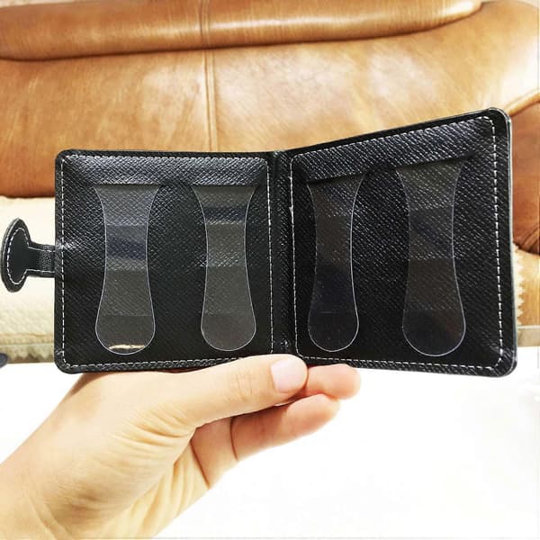 Wallet-style Guitar Pick Holder Suitable for 6-string/4-string Guitar/Bass/Ukulele Holds 12 Picks Soft Leather