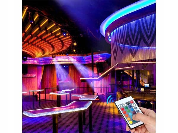 RGB LED-stripe med adapter og fjernkontroll 4,5m multifärg multicolor