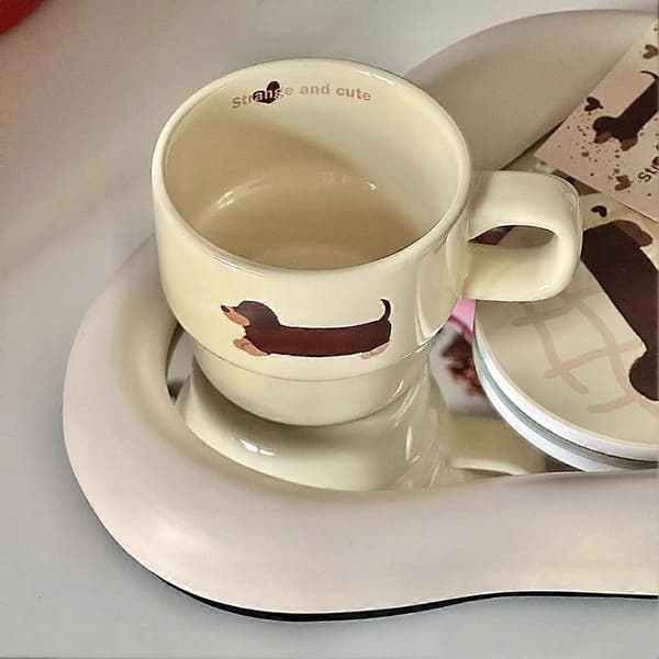 Søt Dvergmops Valp Stablekopper - Håndmalt Keramisk Pølsehund Kaffekopp