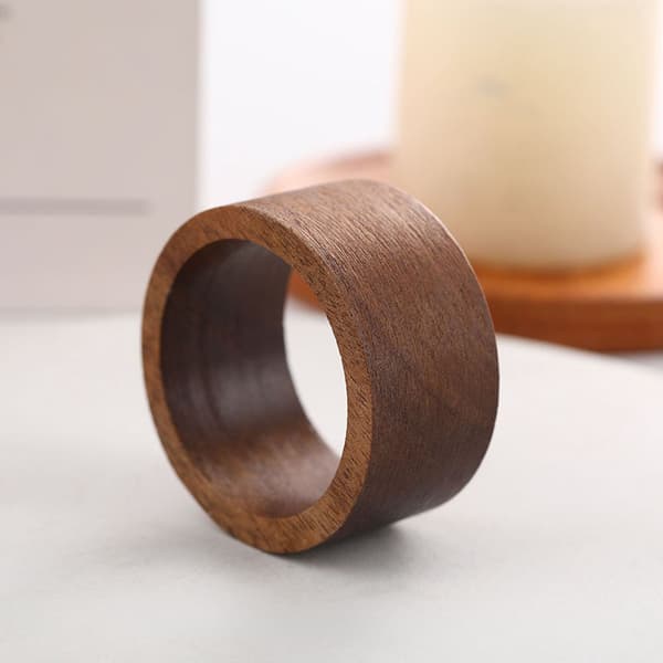 H&made Runde Servietringe Træ - Sæt med 12 - 2,5 x 5 cm - Servietring i træ