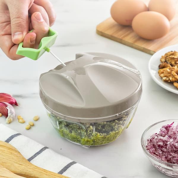 Efficient and practical mini chopper with knife and whisk insert multifärg multicolor