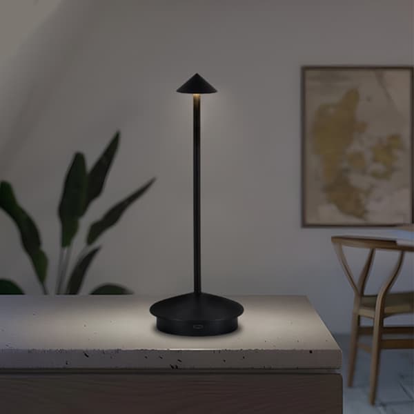Sort bordlampe med 3 lysstyrker og touch-kontrol