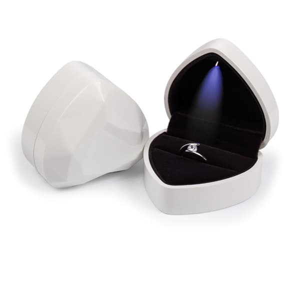 Heart-shaped jewelry box