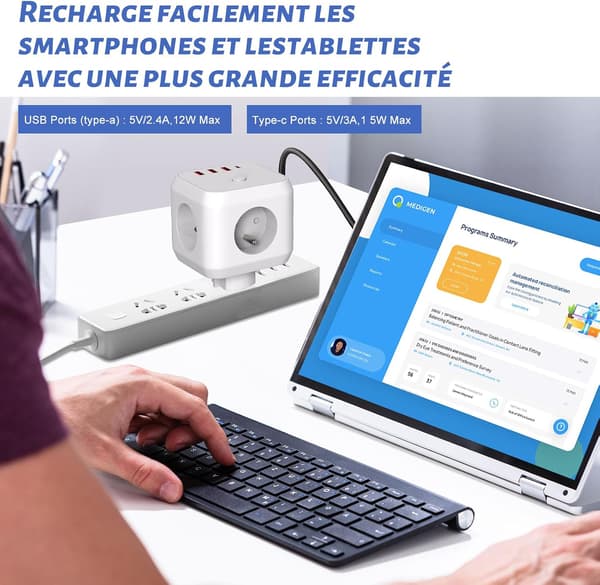 Terningformet stikkontakt-adapter 7-i-1 USB-lader 3 AC-uttak 4 USB-porter 4000W med strømbryter