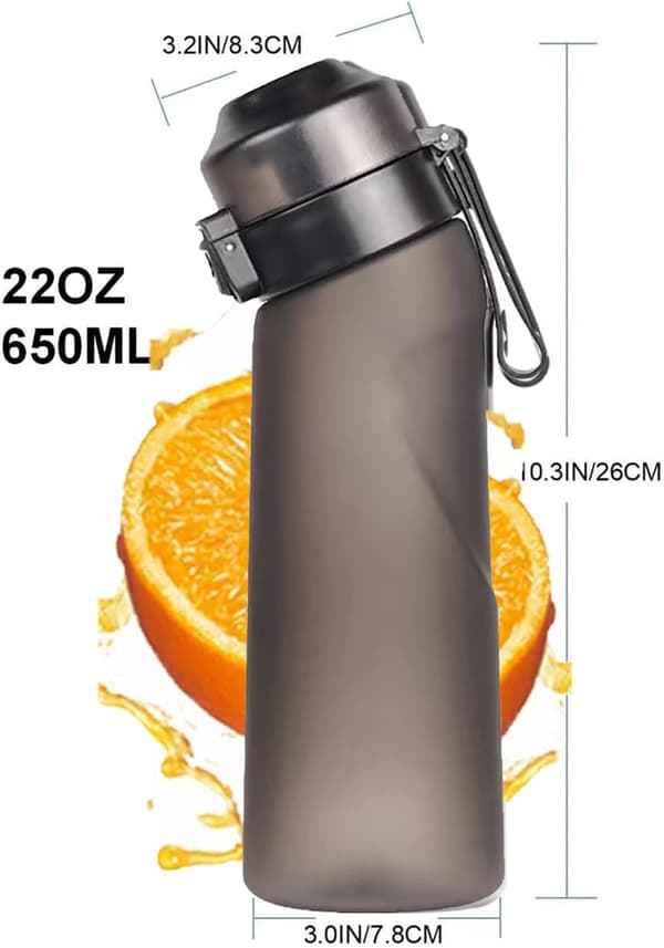 Kannettava urheilujuomapullo hedelmäinfuuserilla 650 ml musta