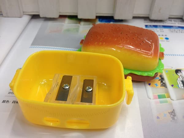 Hamburgerformad pennvässare med suddgummi 2-i-1-set