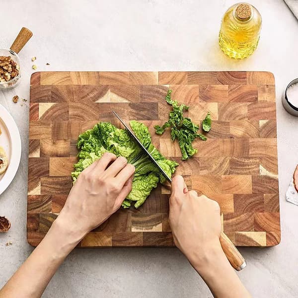 Acacia cutting board 34 x 24 cm / wooden chopping board / kitchen board with