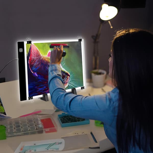 A4 LED-lysplade Tegnebræt med USB-strømkabel og 4 fastgørelsesklemmer, Diamantkunst Lysbord