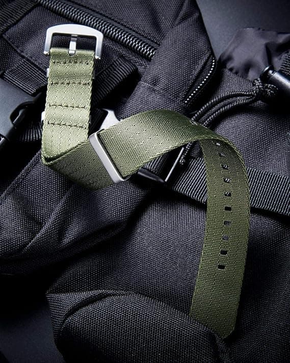 Militær nylon urrem NATO erstatningsurrem med sort/sølv spænde i rustfrit stål mænd 22mm