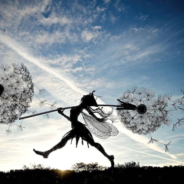 Blomsterfe Hada Danzando con Diente de León Hada Jardín Metal