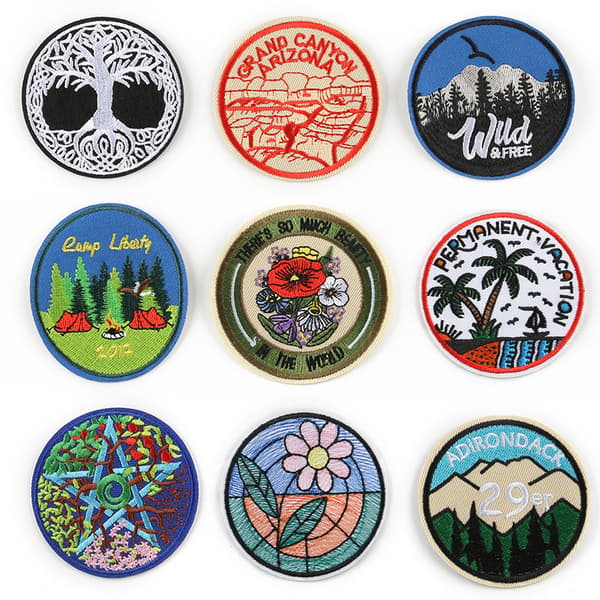 Broderet patch i form af Yggdrasil, livets træ i