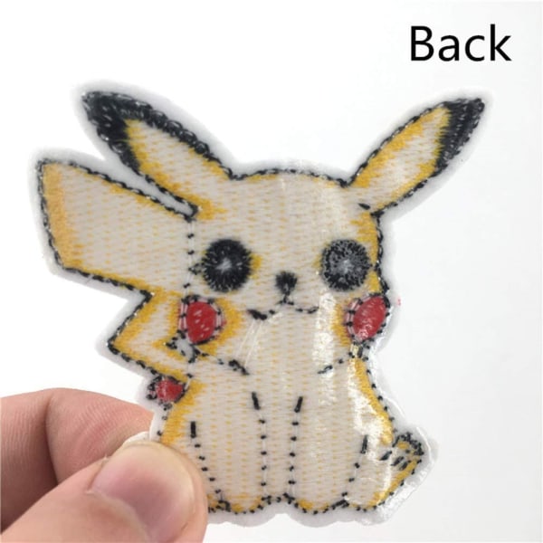 30 anime taskuhirviö pikachu kirjailtu koristeellinen tarra pat