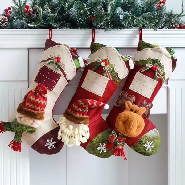 3 st söta julstrumpor, tomte, snögubbe, älg, julklappsgodispresentpåse