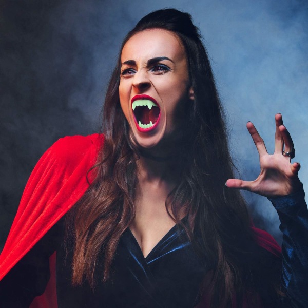 50 stykker glødende vampyrtenner Halloween Glow in The Dark Vampir