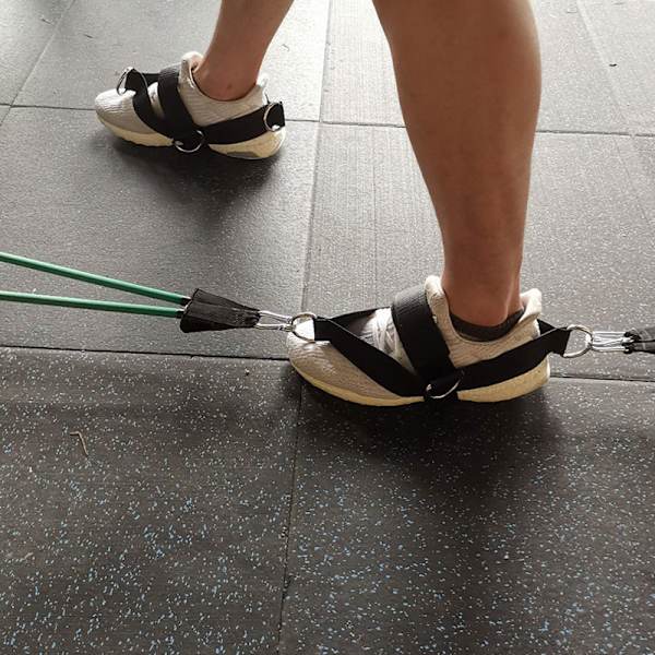 1 pakkaus 2 kuntoilun nilkkatukea kaapelikoneille ja vastukselle