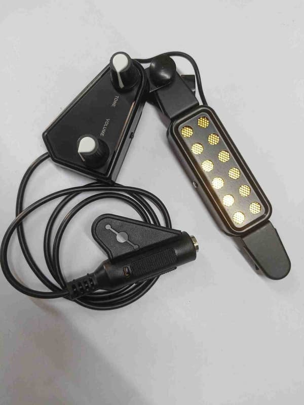 12-hulls gitar pickup med transduser, 3 m kabel og 6,35 mm jack