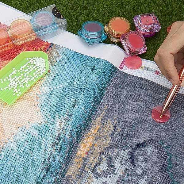 Viisi pulloa (kussakin pullossa on 5 tablettia) DIY Diamond Painti
