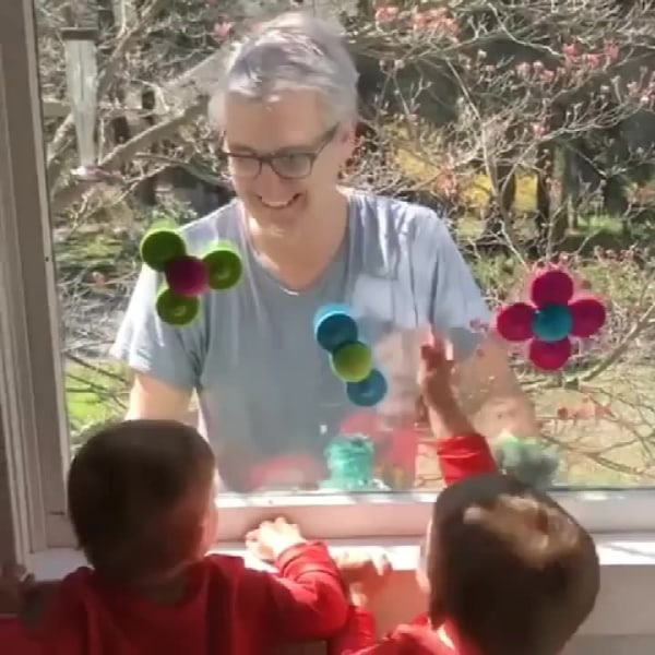 3 styks roterende blomstersugekopper Baby sjovt spisebord an