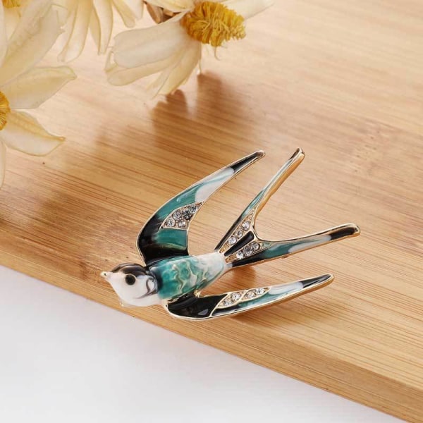 Premium Lovely Crystal Swallow Animal Brooch Bird Lapel Pin Badg