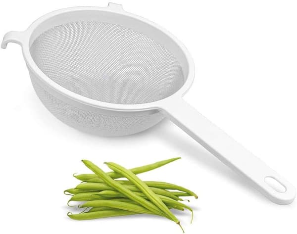 Vit plast kökssil 18 cm