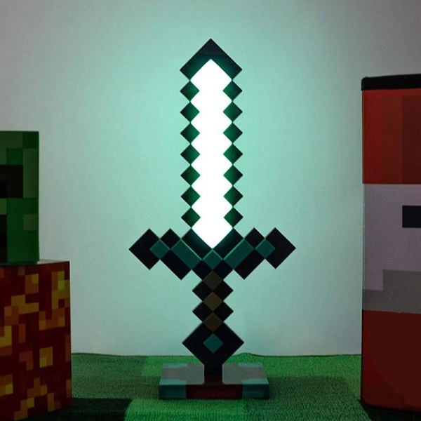 Minecraft Diamond Sword 14 Tommer USB Skrivebord LED Natlys - Dekor