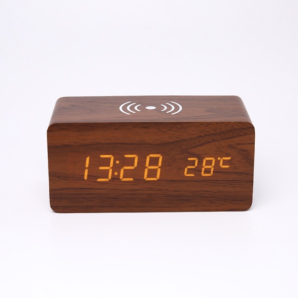 Et LED-ur med digitalt display i brunt læder, 150 mm × 70 mm × 70 mm W