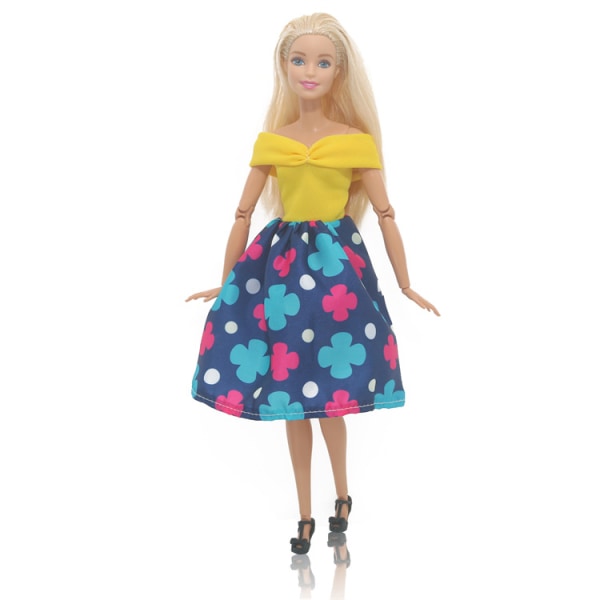Barbie modedräkt, 7 delar, 7 docktillbehör, för kap