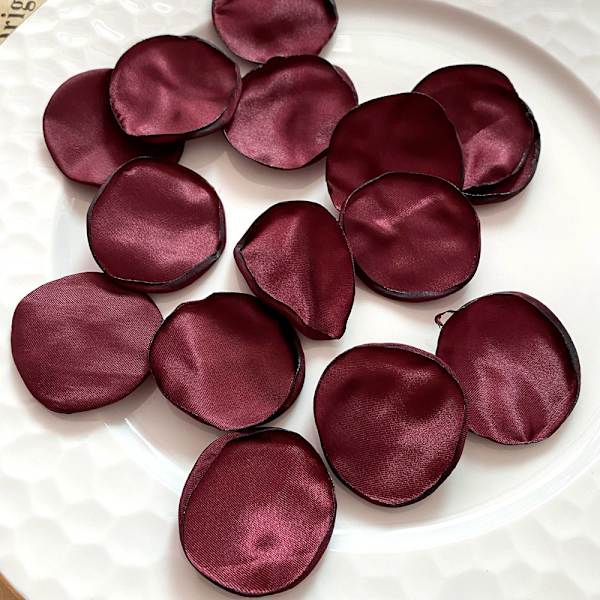 200 stykker imitert silke organza roseblader bryllupslys