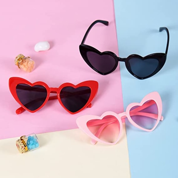 3 stykker hjerteformede solbriller (rosa, svarte, røde) for kvinner