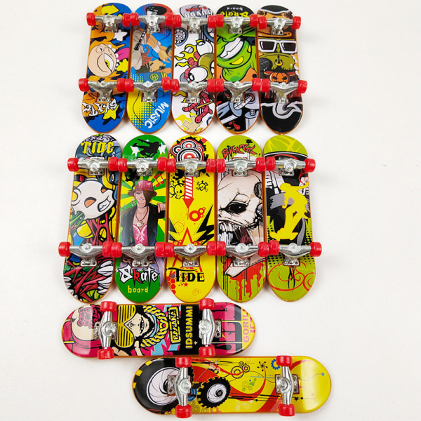 24 stk Toy Finger Skateboard Gripebrett med 32 Interchange